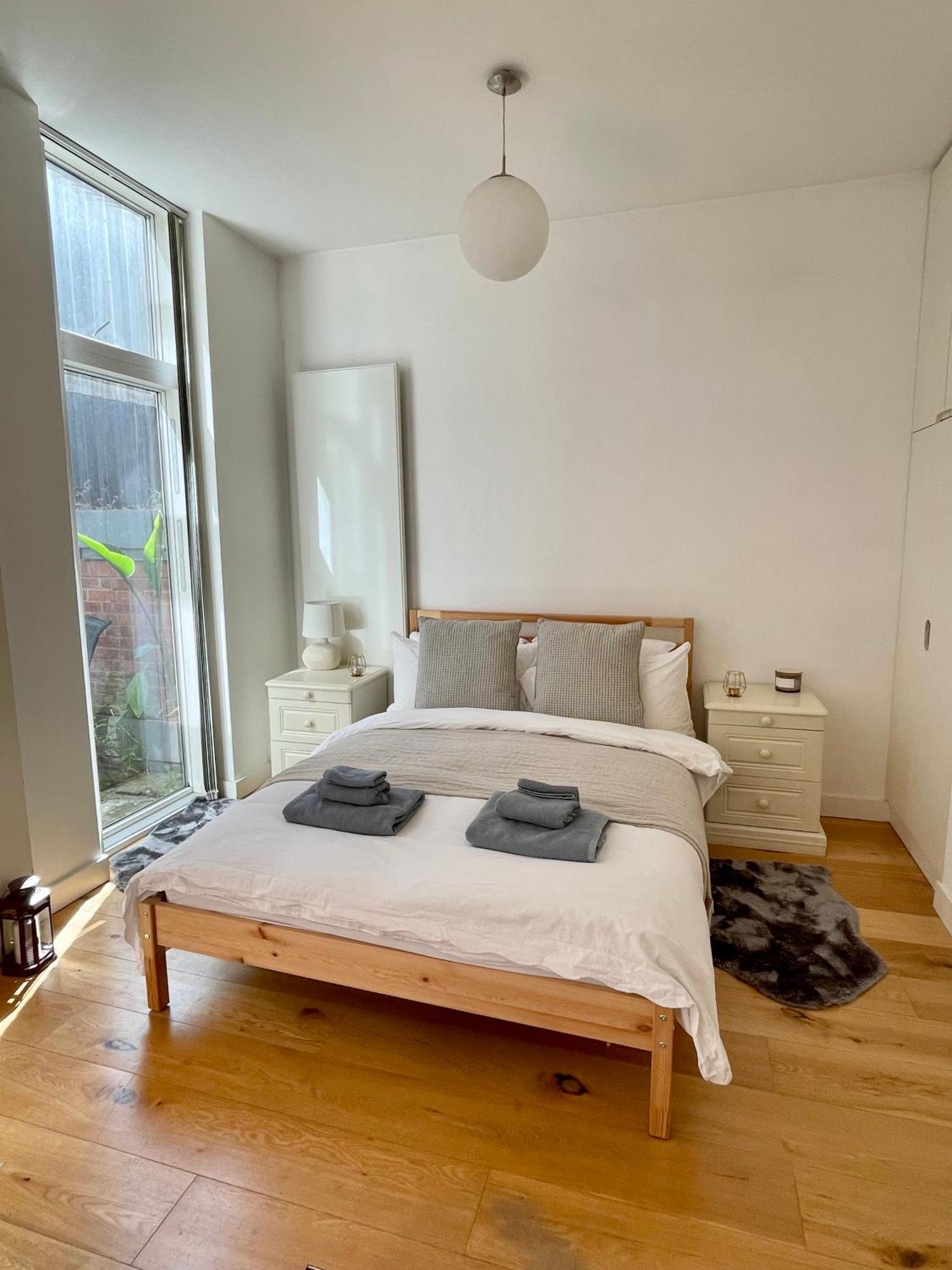 Spitalfields Market Garden Flat *