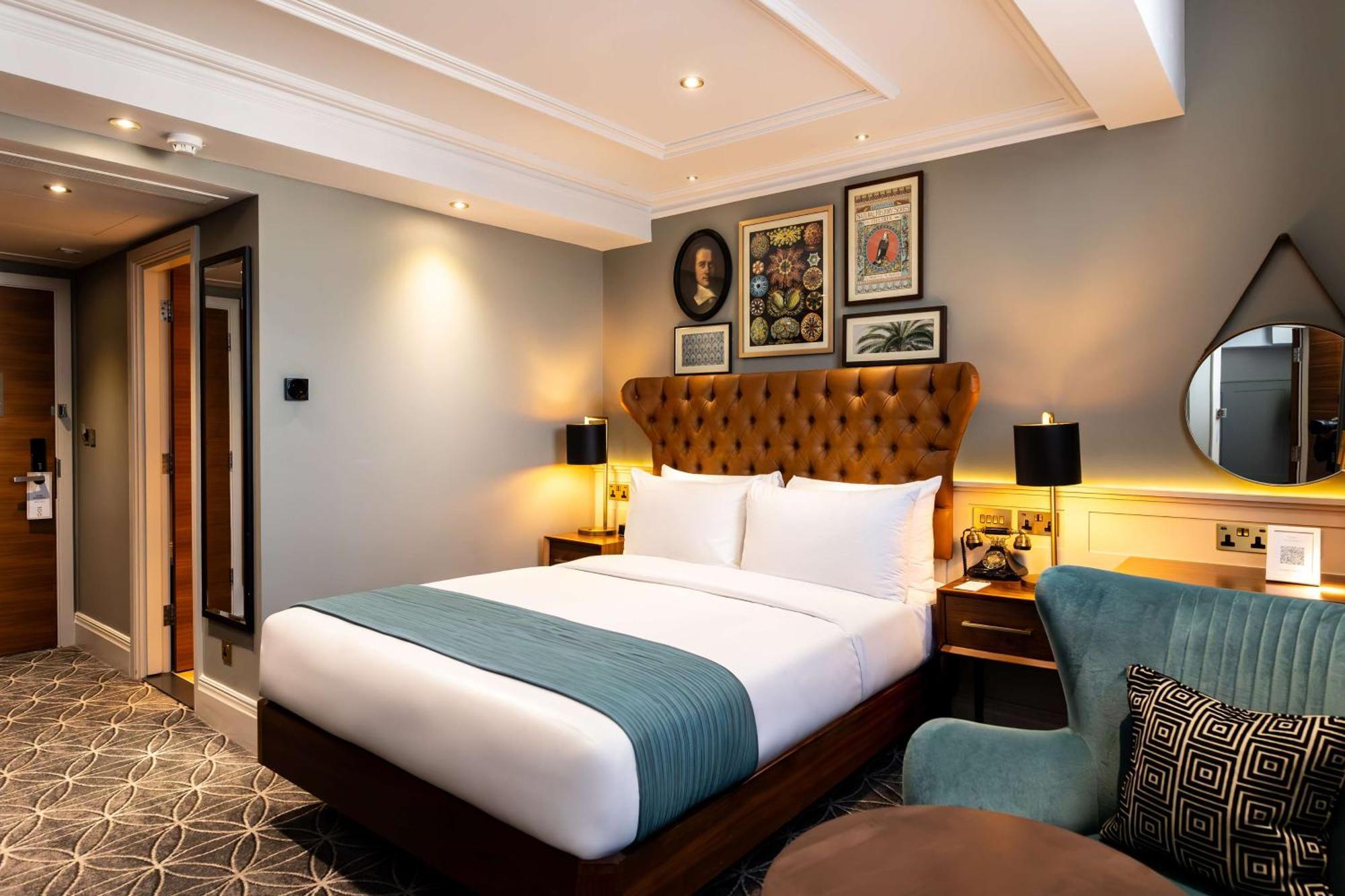 100 Queen's Gate London, Curio Collection By Hilton