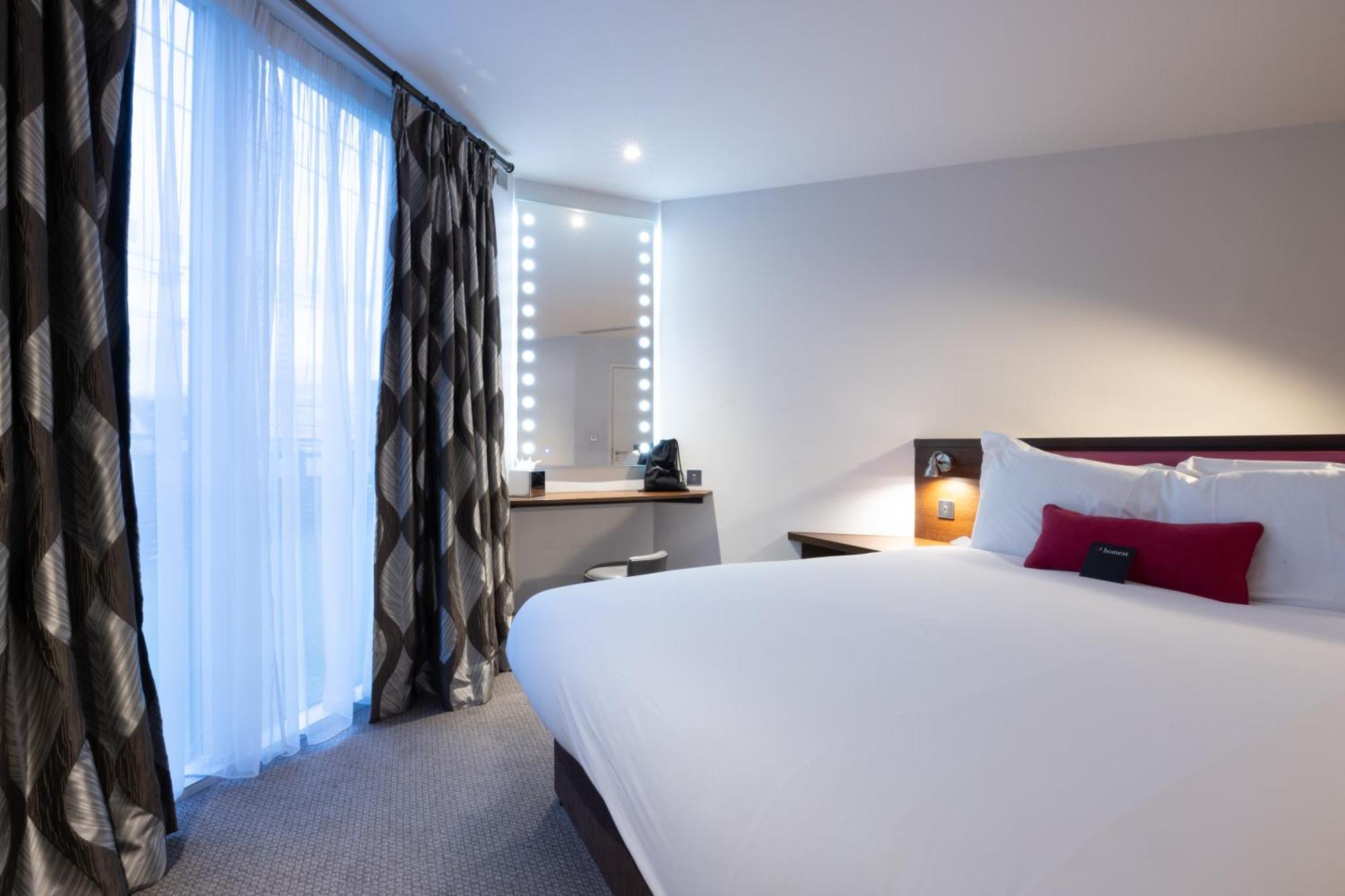 Bermondsey Square - A Bespoke 4*