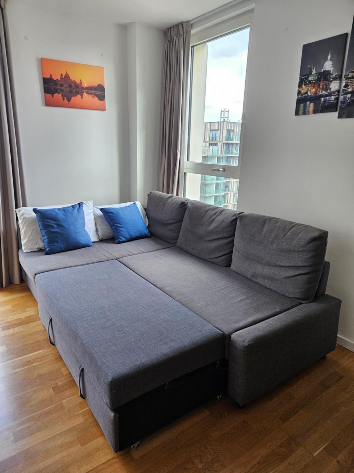 Lovely 2 Bedroom Flat With Balcony In Stratford Apartment