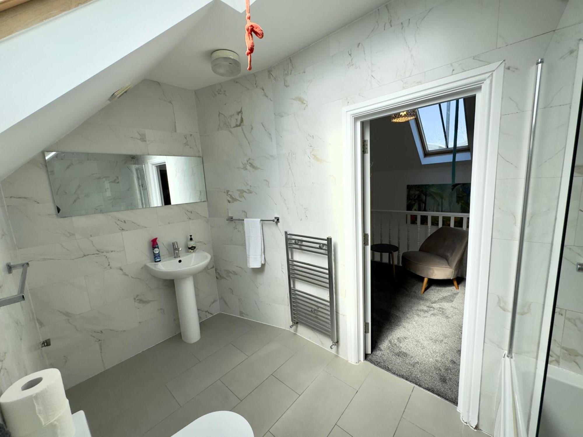 Spacious 3-bed With Garden, Private Parking, Smart Tv's, Fast Wi-fi Londres