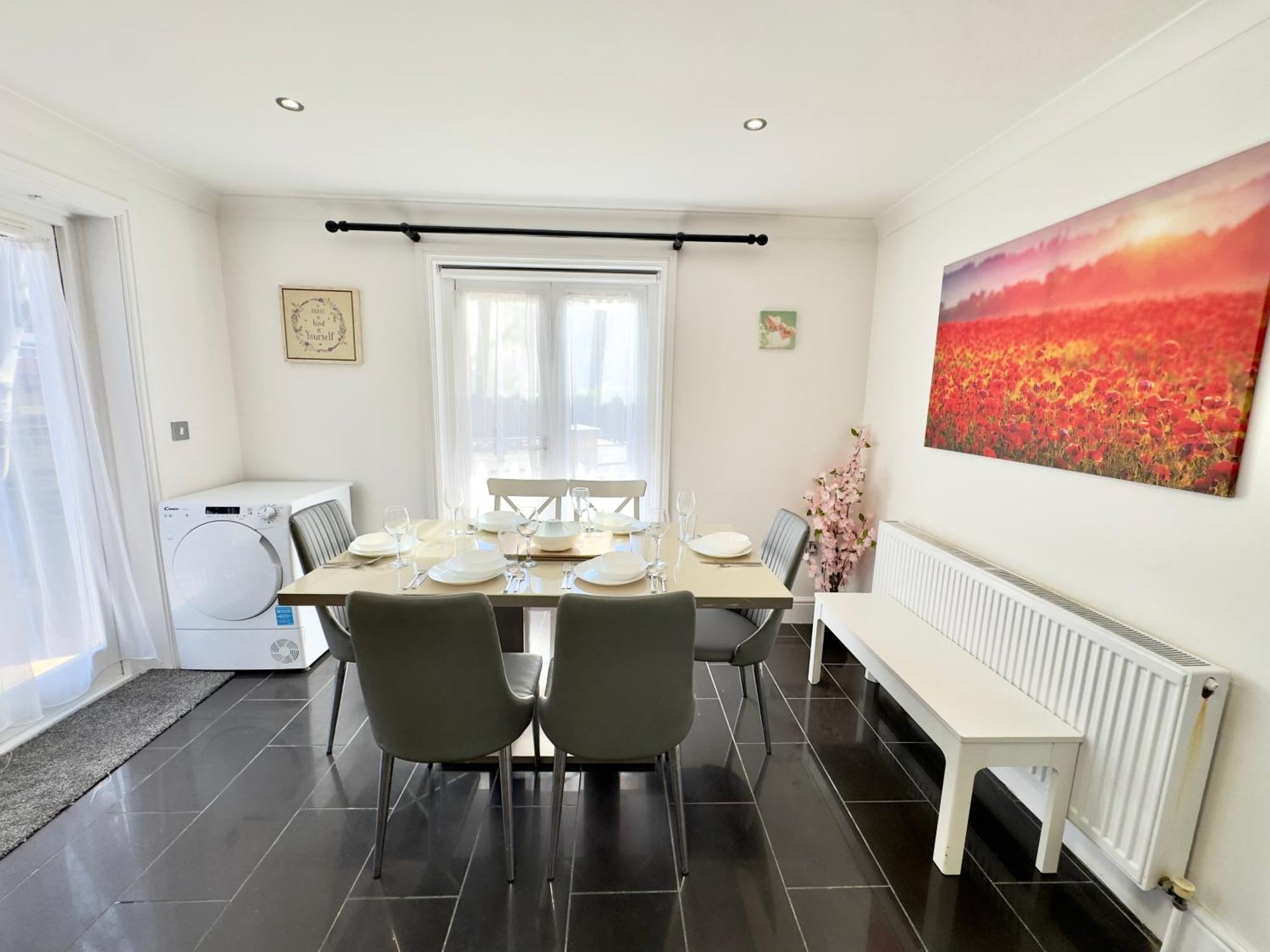 Spacious 3-bed With Garden, Private Parking, Smart Tv's, Fast Wi-fi * Londres