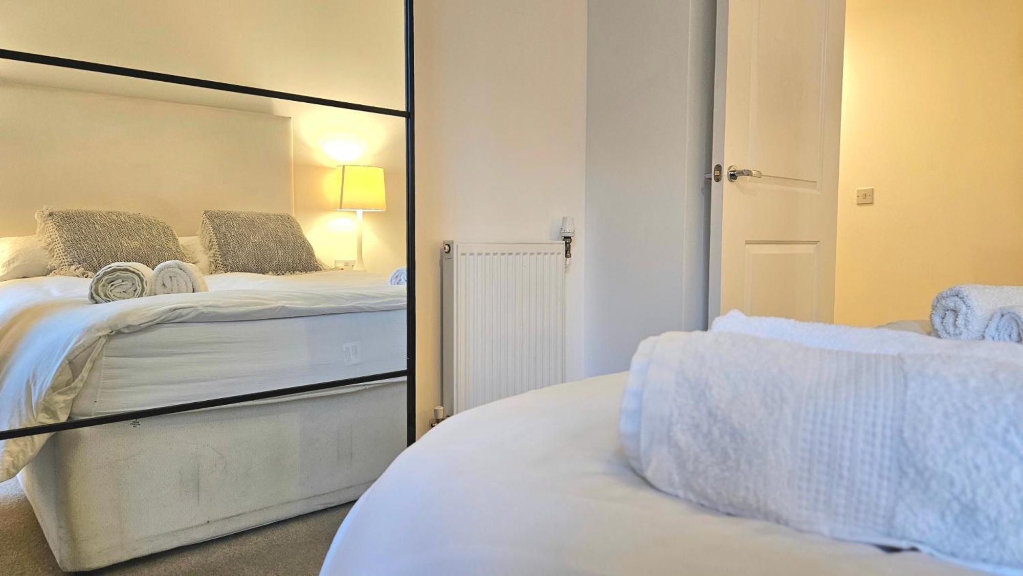 Athera - Festival Quarter, Canary Wharf 2 Bed, 2 Bath With Balcony And Gym Facility Appartement