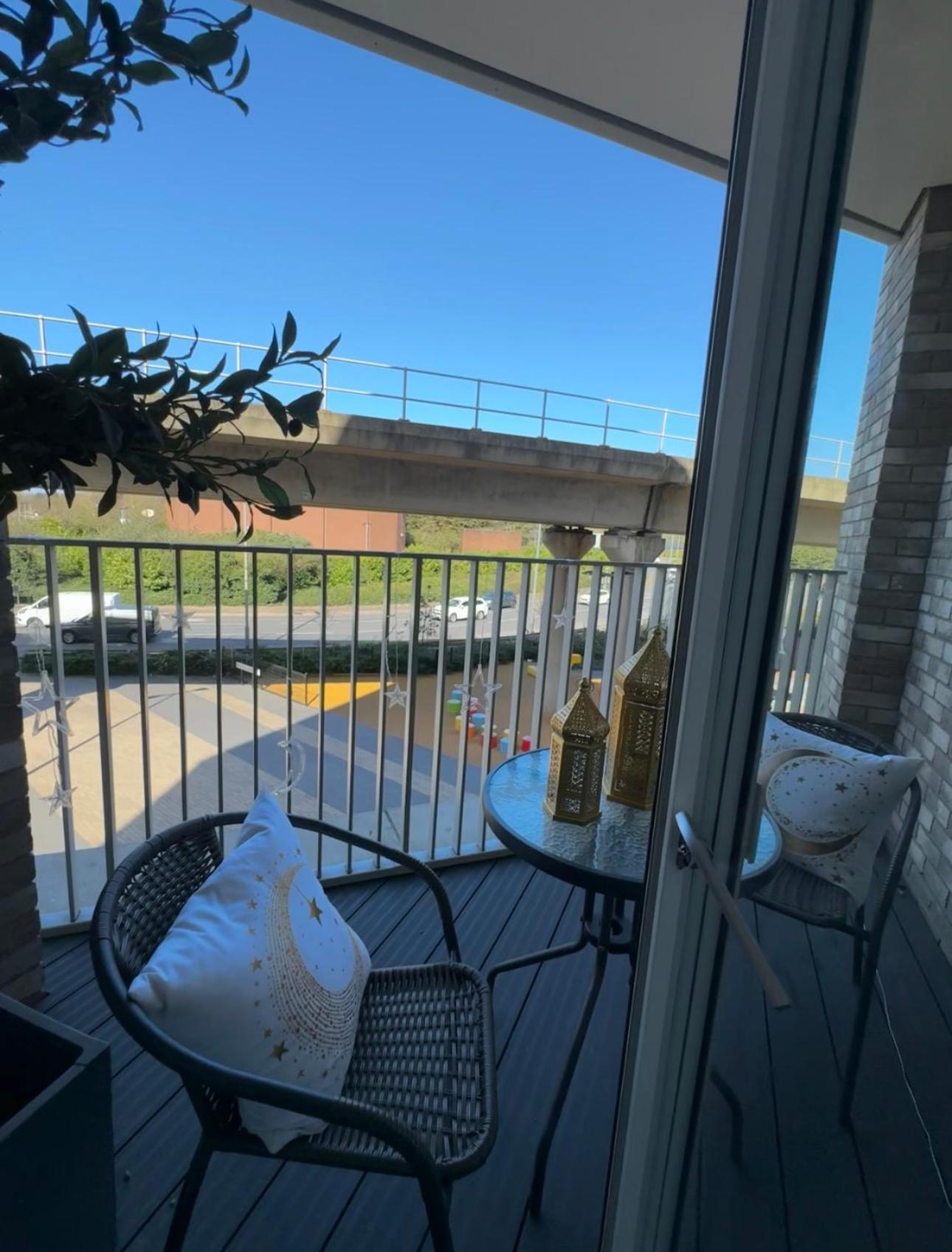 Apartamento Luxury Entire 1 Bed Flat, Excel, Airport, Custom House Londres