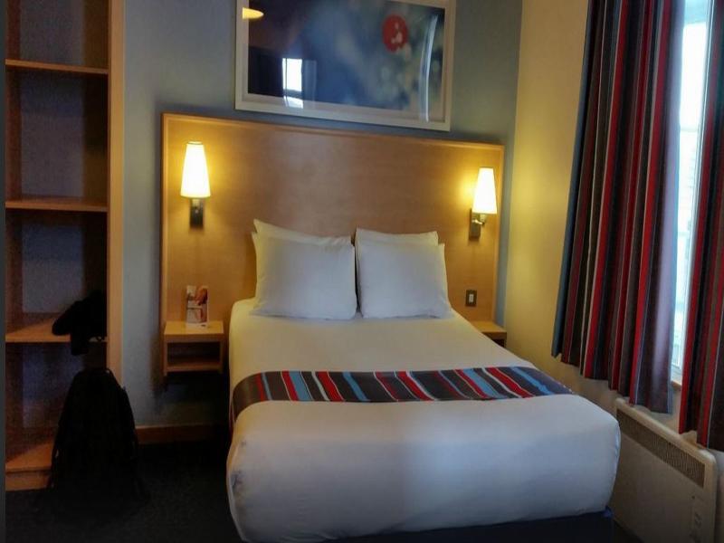 Hotel Travelodge Central City Road 3*