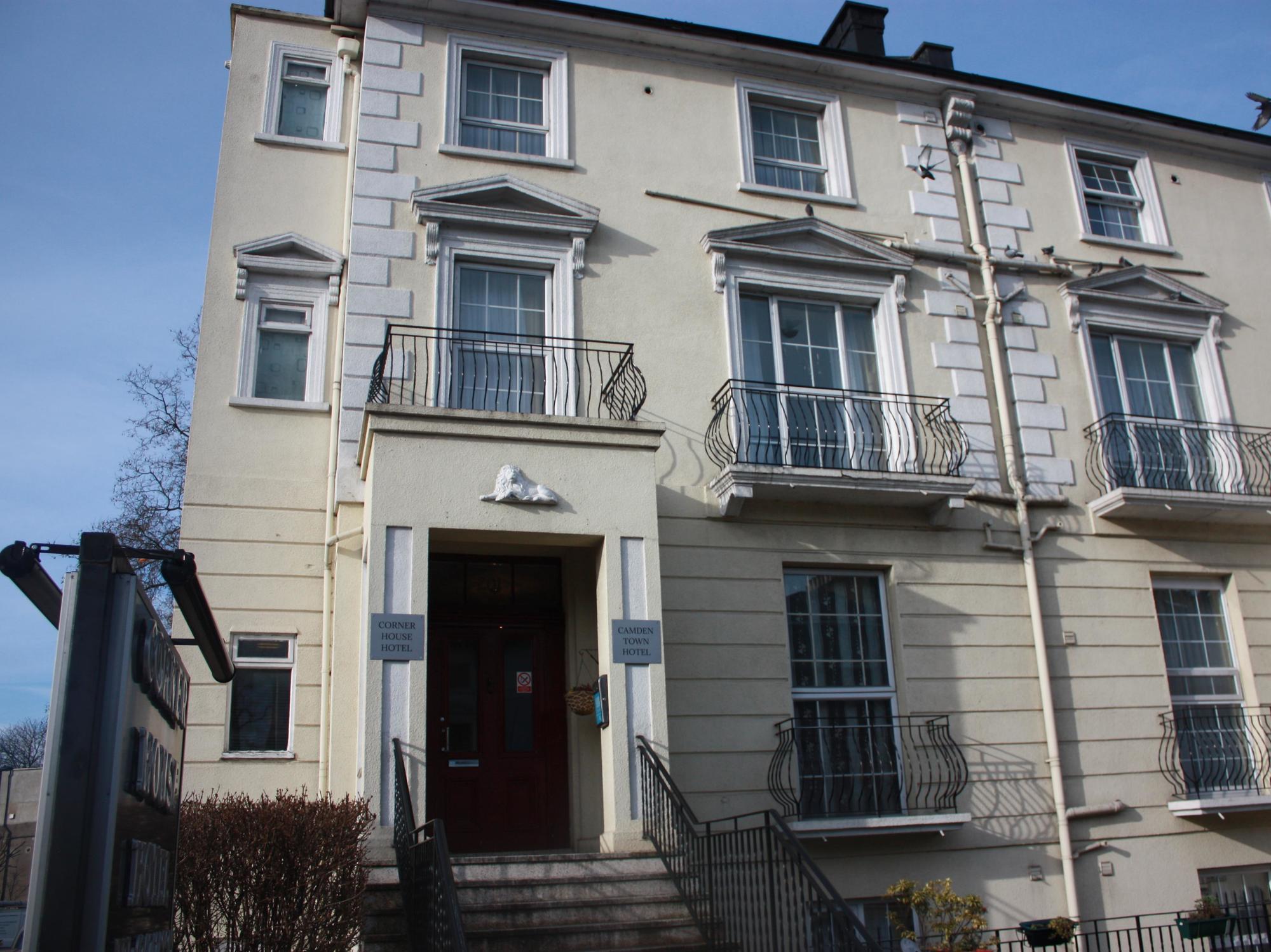 Corner House 3*