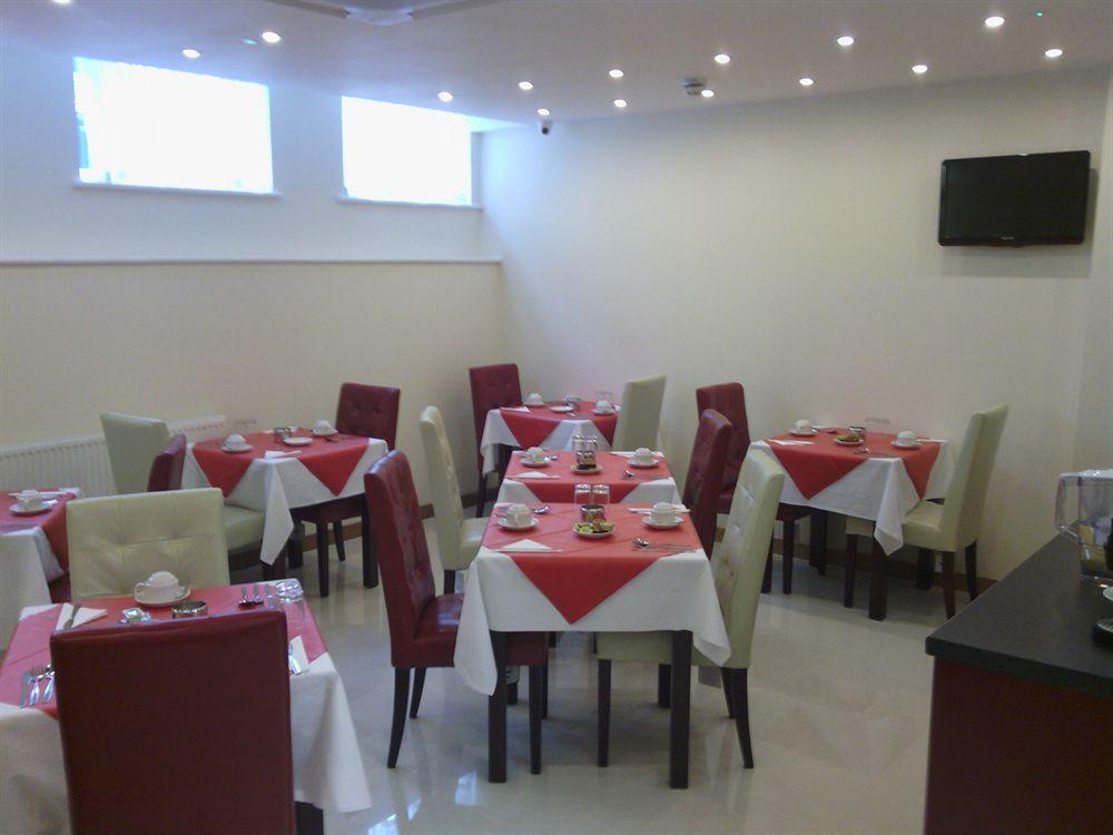 Alojamento de Acomodação e Pequeno-almoço Regency Westend 3*
