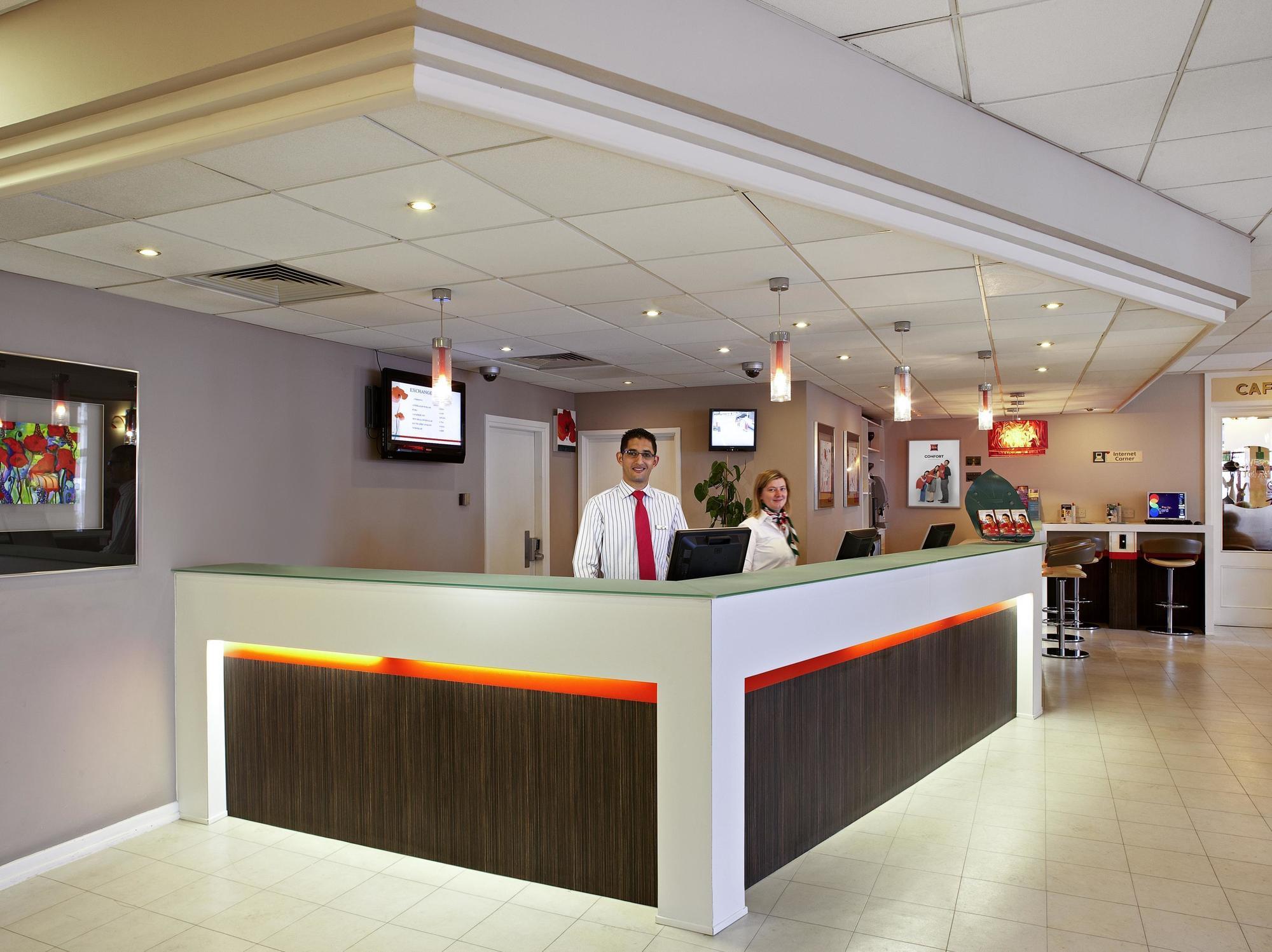 Ibis Greenwich Hotel 3*