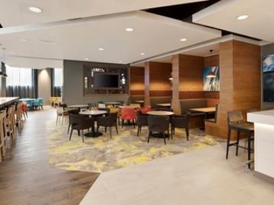 Hampton By Hilton Docklands 3*