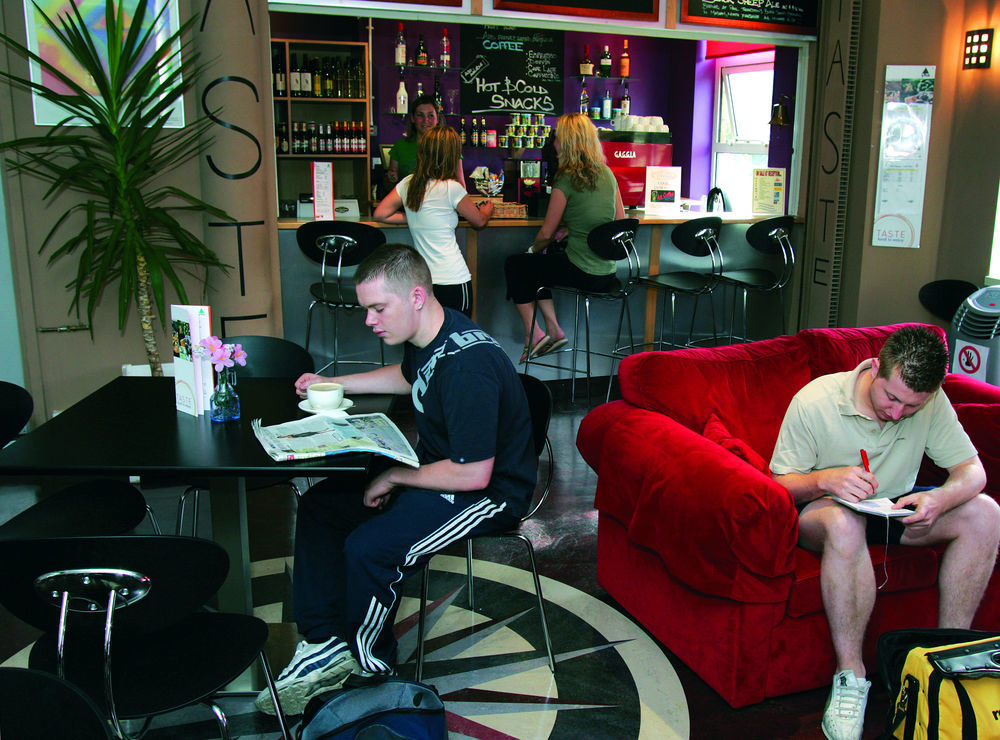 Hostel Yha Thameside London
