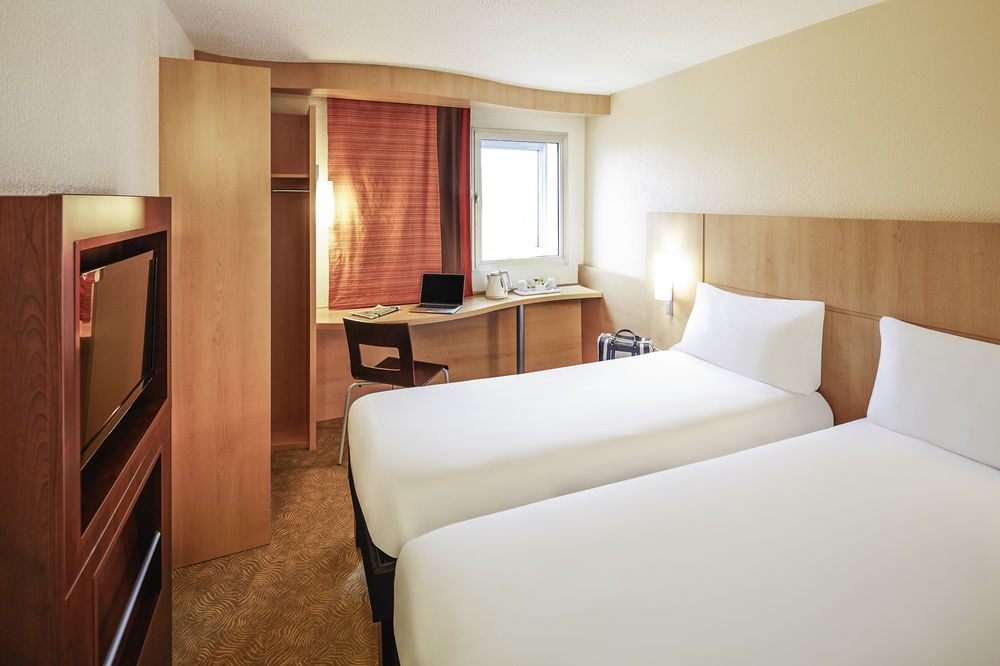 Ibis Greenwich Hotel 3*