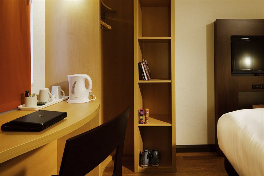 Ibis Greenwich Hotel 3*