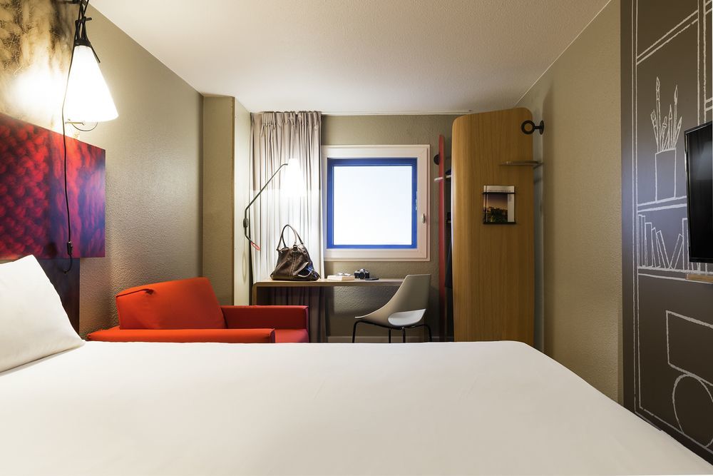 Ibis Greenwich Hotel 3*