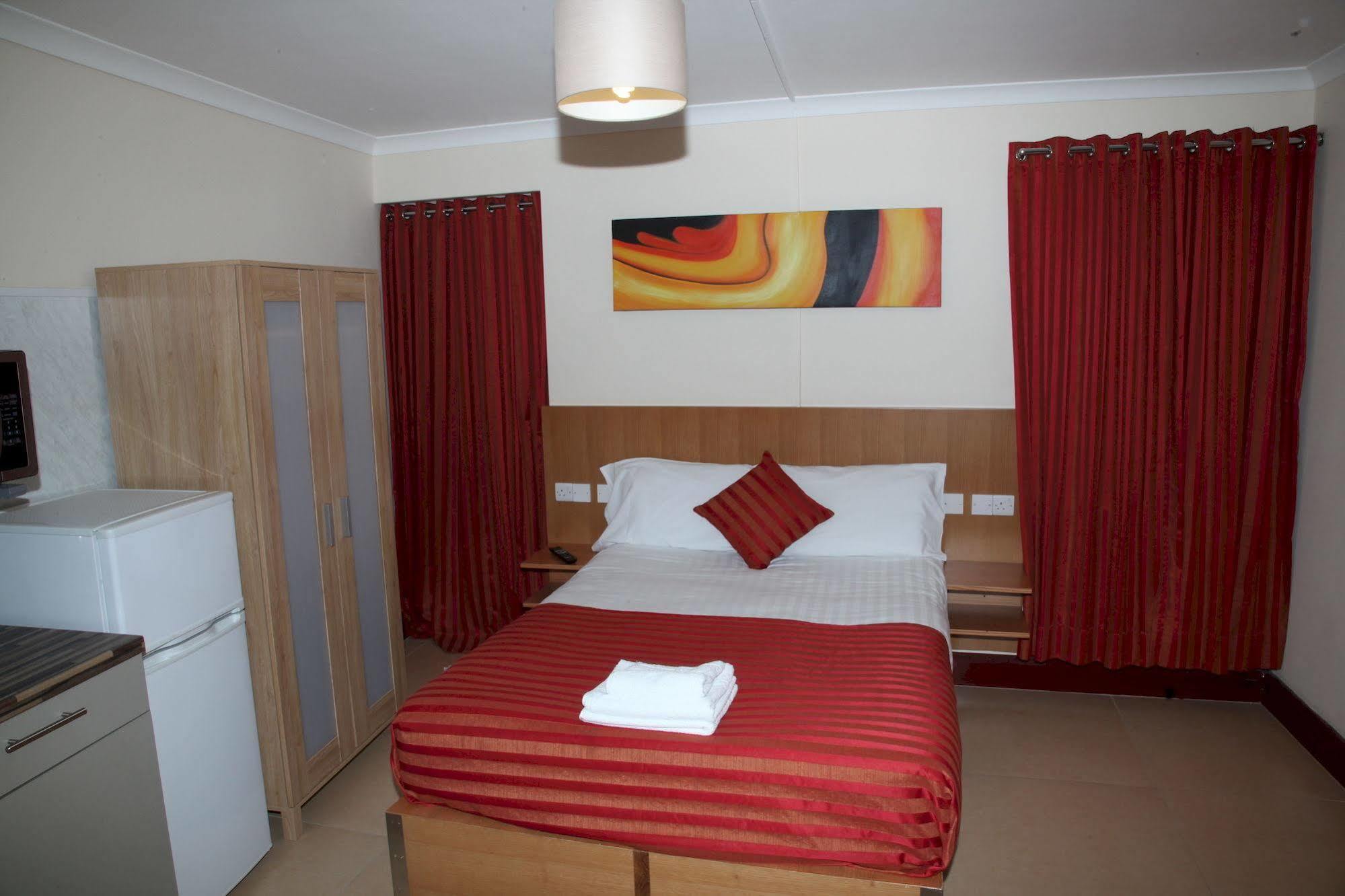 Hotel Grove 2*