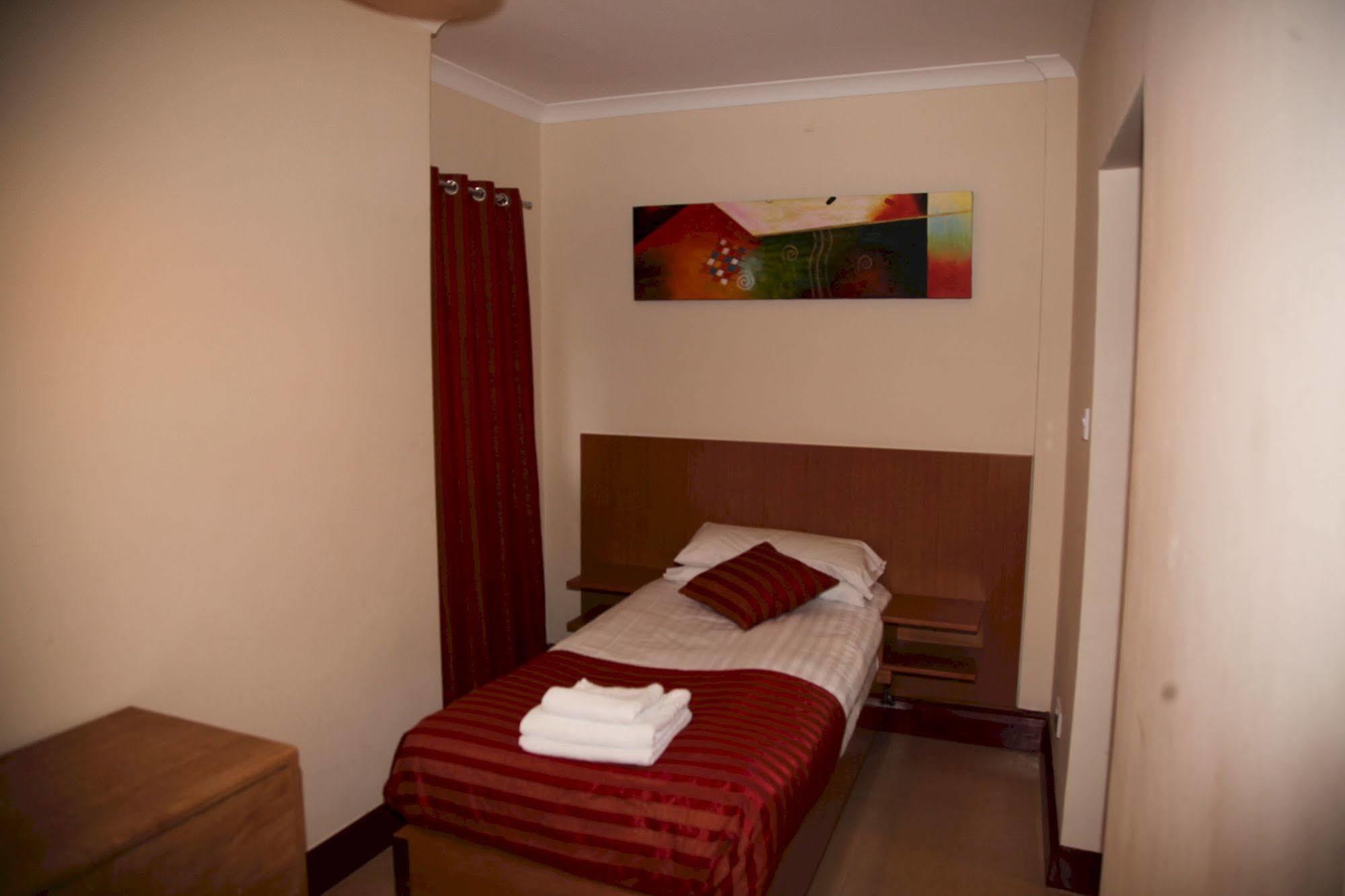 Grove Hotel