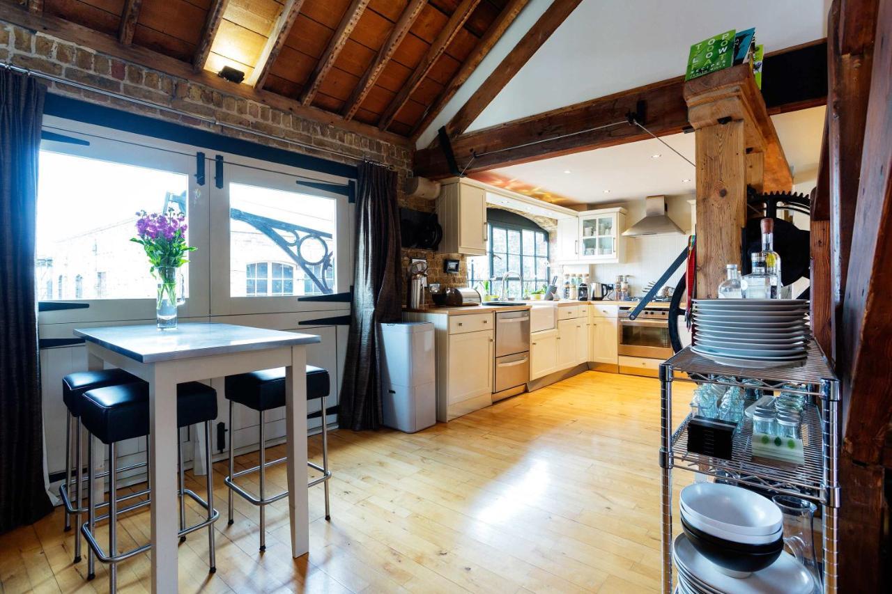 Veeve - Warehouse Loft In Bridge * Londen