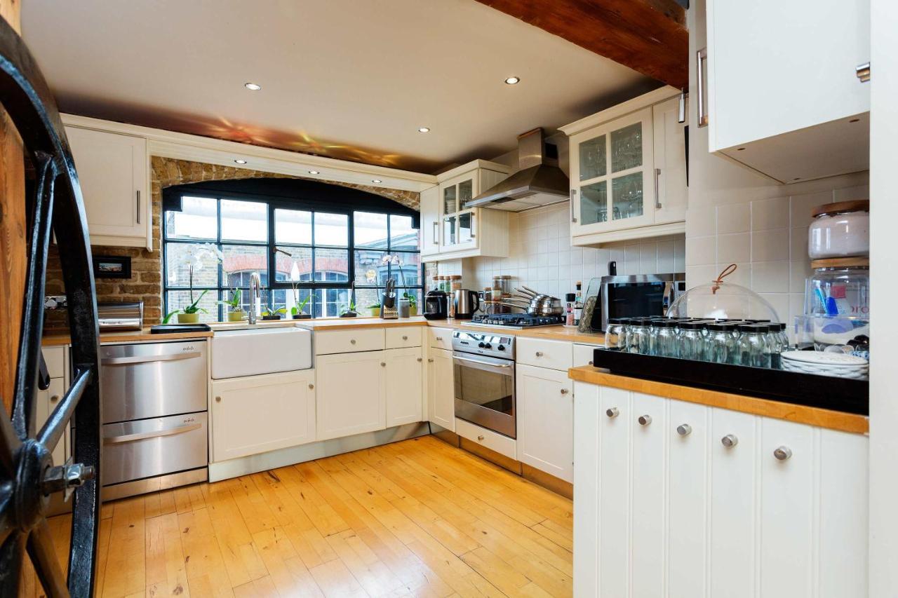 Veeve - Warehouse Loft In Bridge *