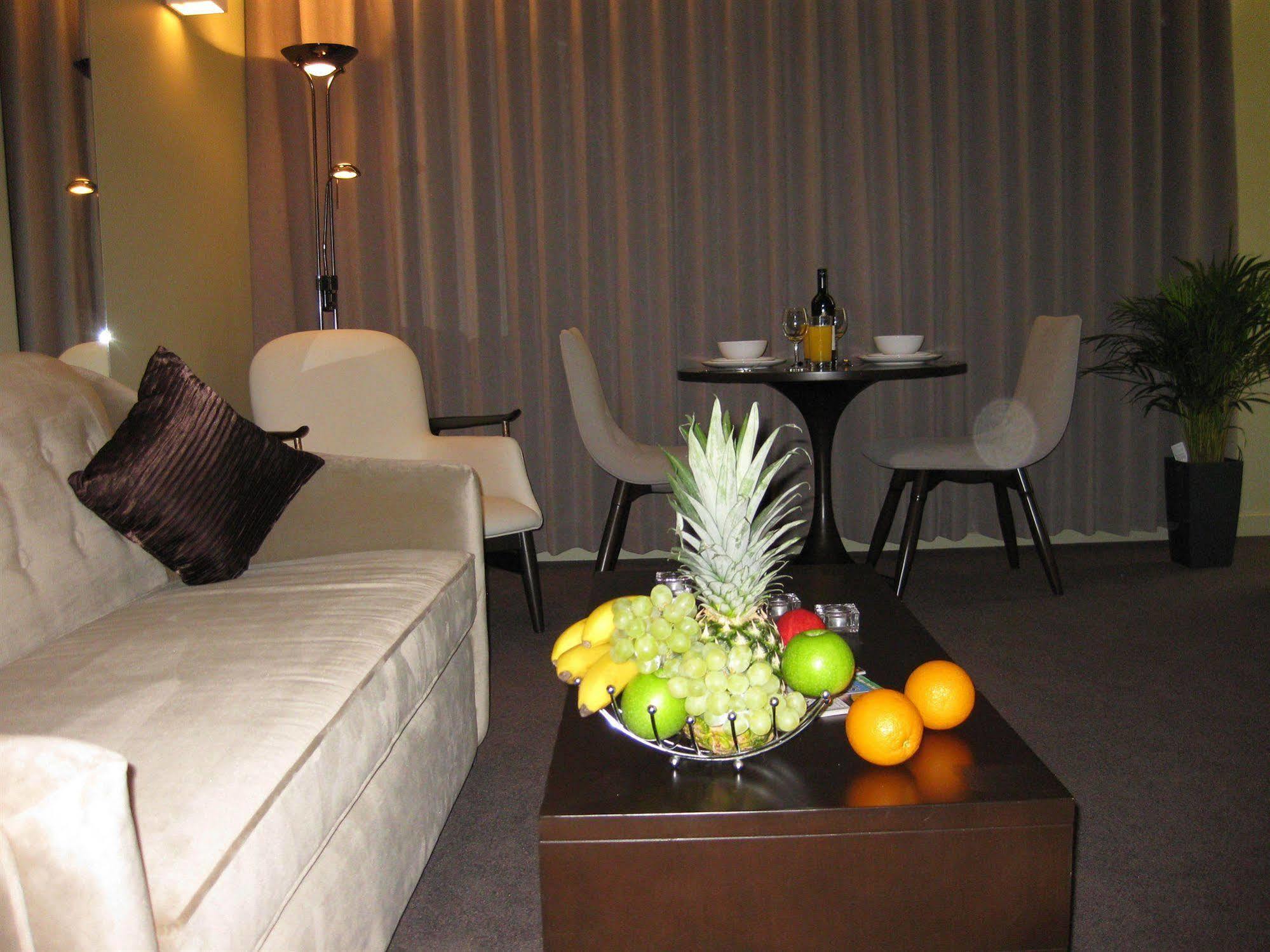 Axiom Park 4*