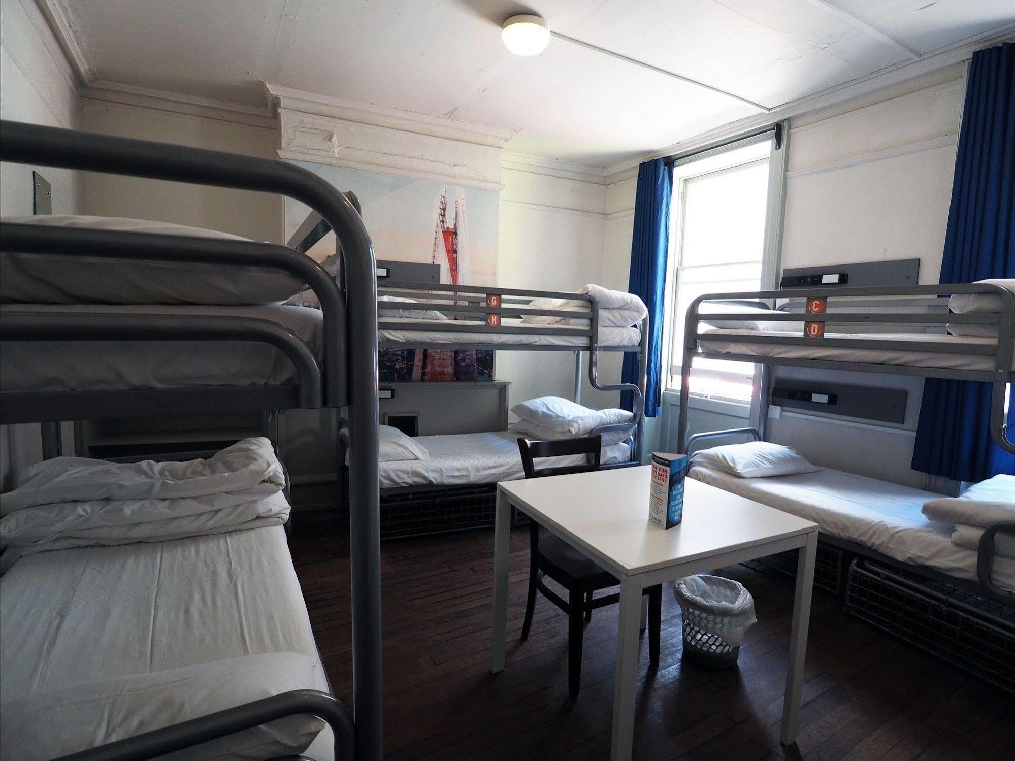 St Christopher's The - Bridge Hostal