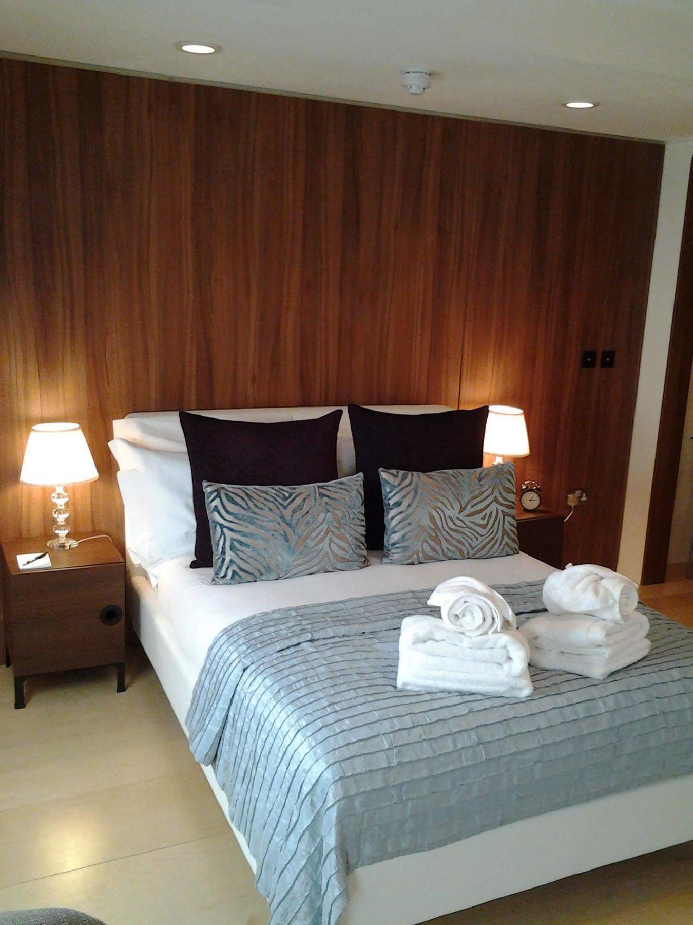 Rez Apartahotel Londres
