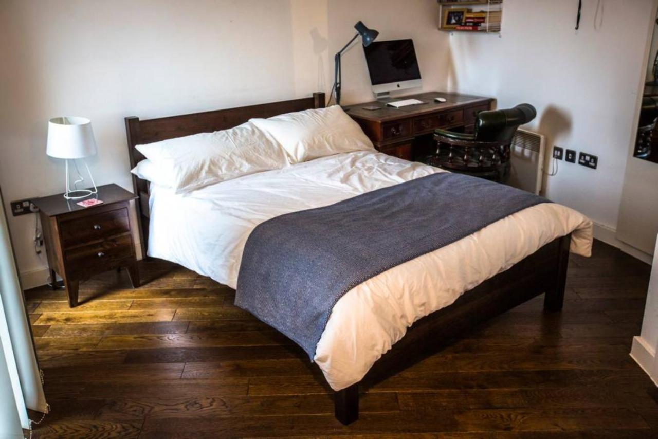 Modern Studio In Hackney