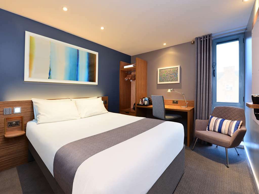 Travelodge Central City Road