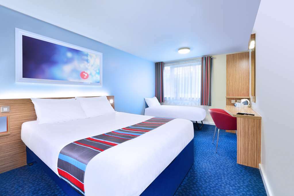 Travelodge Central City Road Hotel 3*