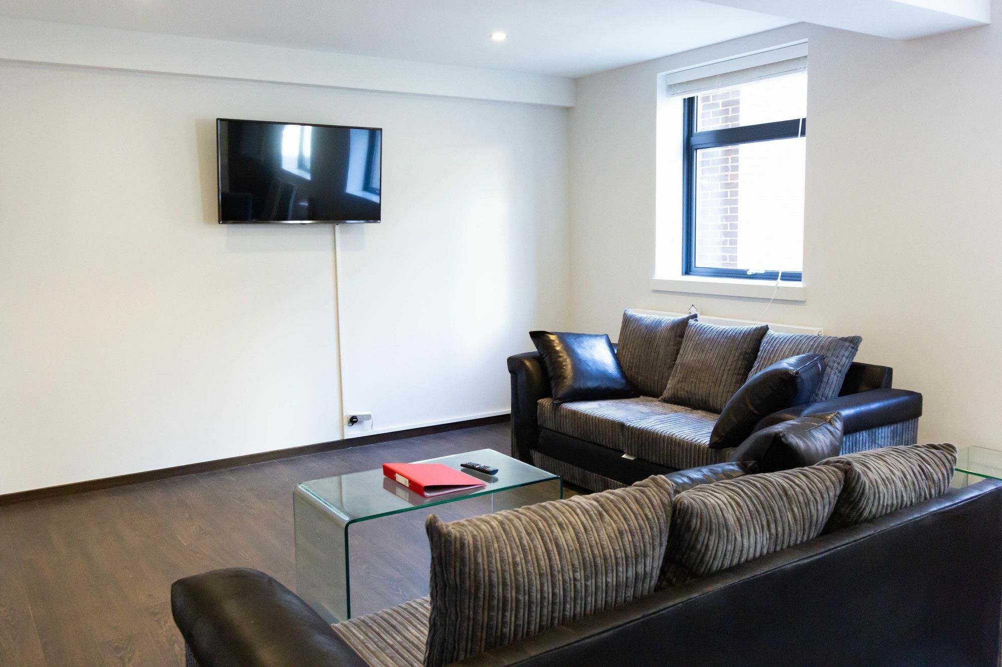 Apartment Access Tower Hill London