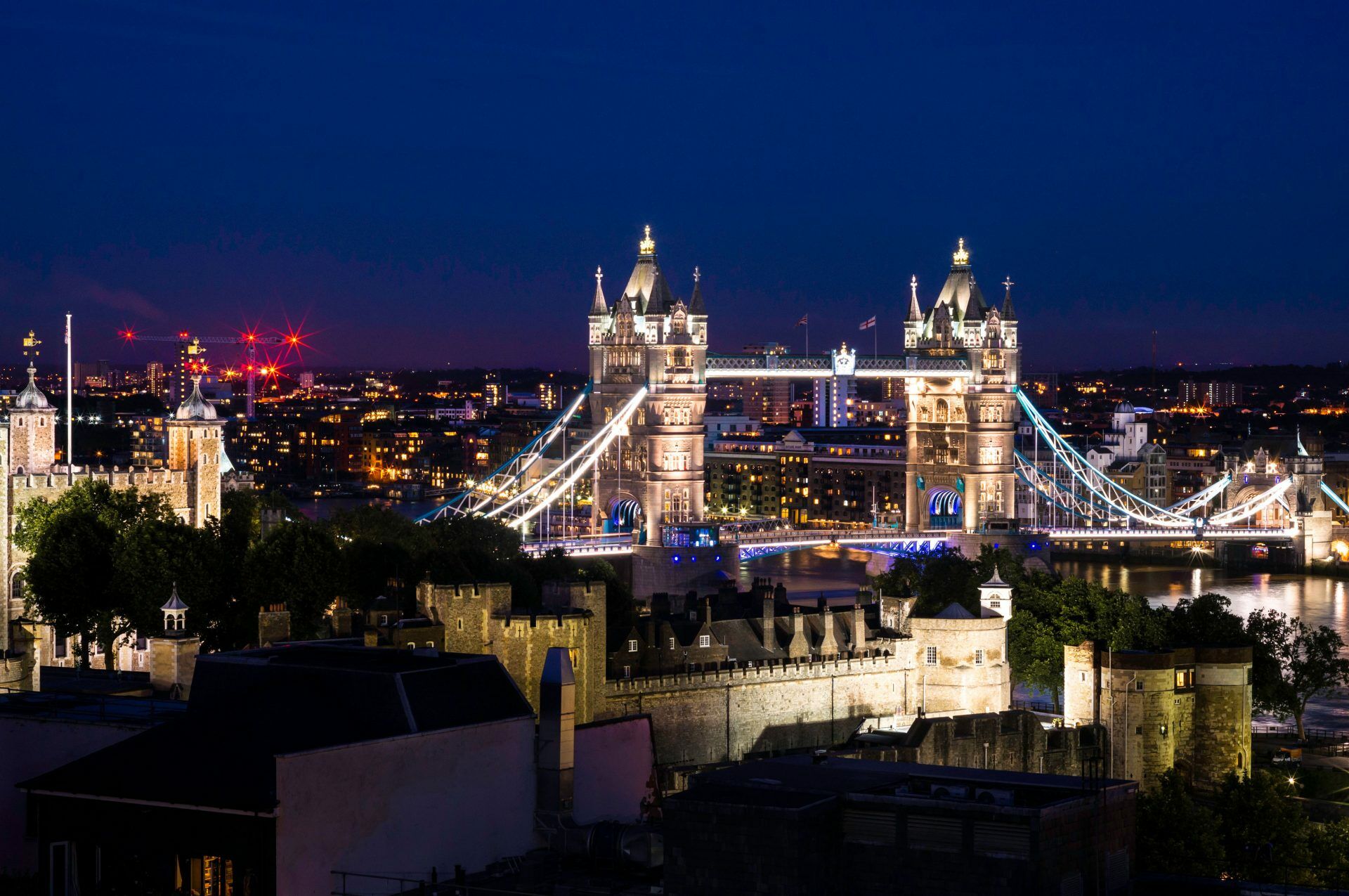 Apex Of Londres