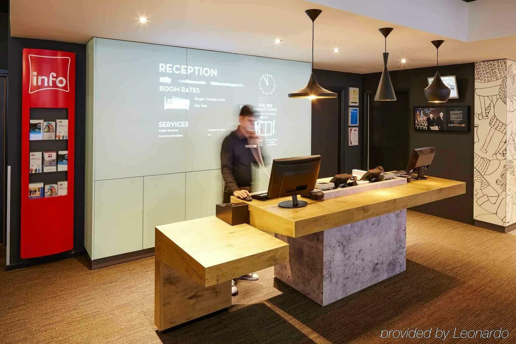 Ibis Greenwich Hotel 3*