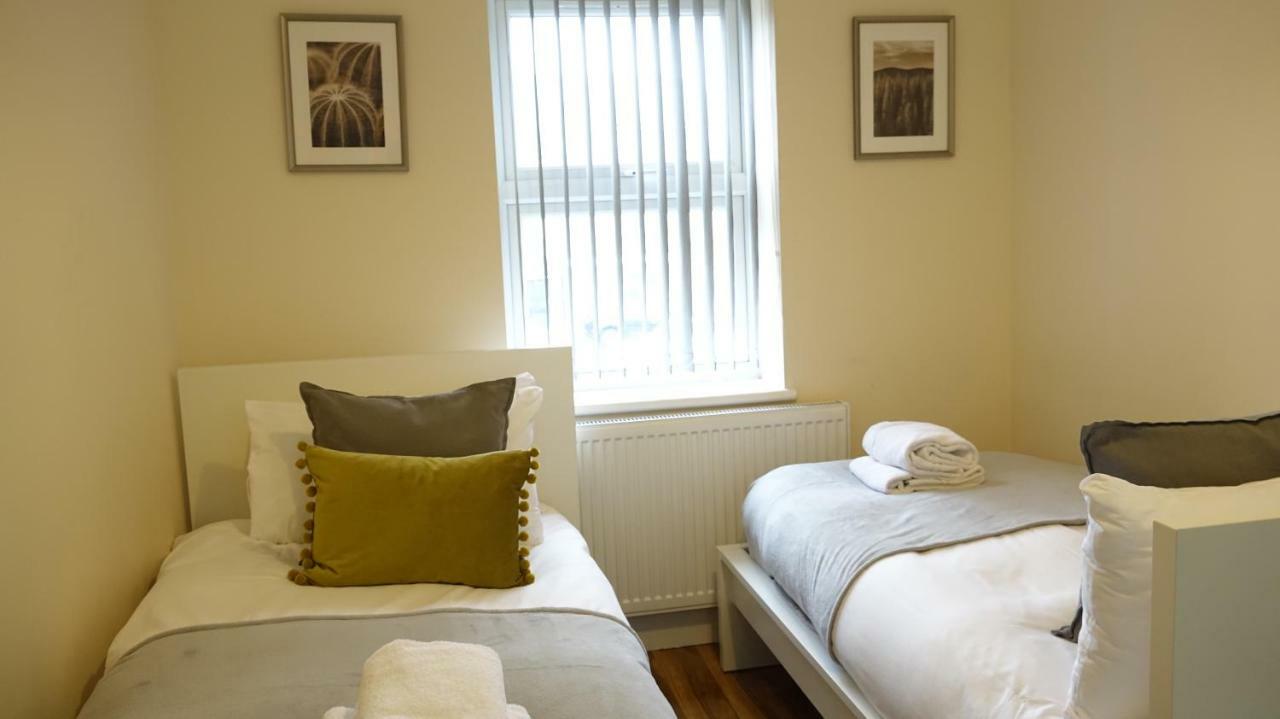 Heathrow Ensuite Rooms- Auto Check In Habitación en casa particular