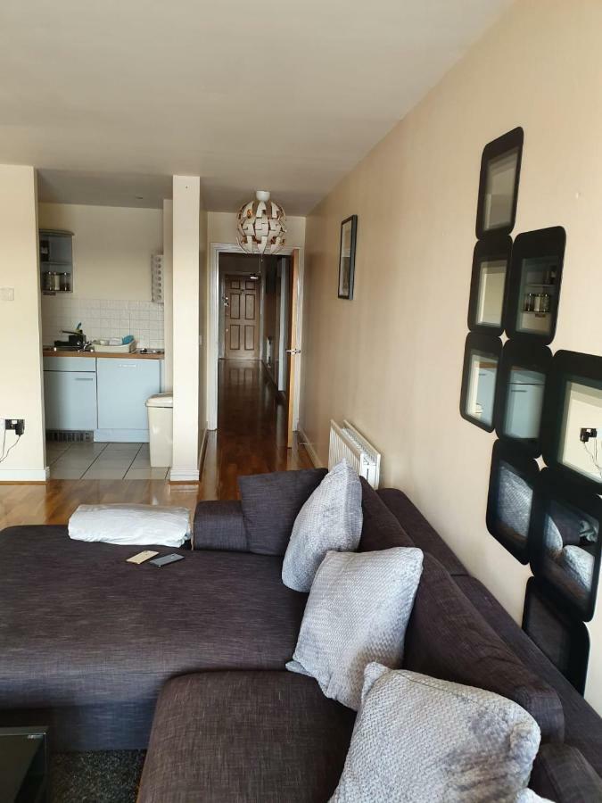 Affluent Riverside Sark Tower Appartement