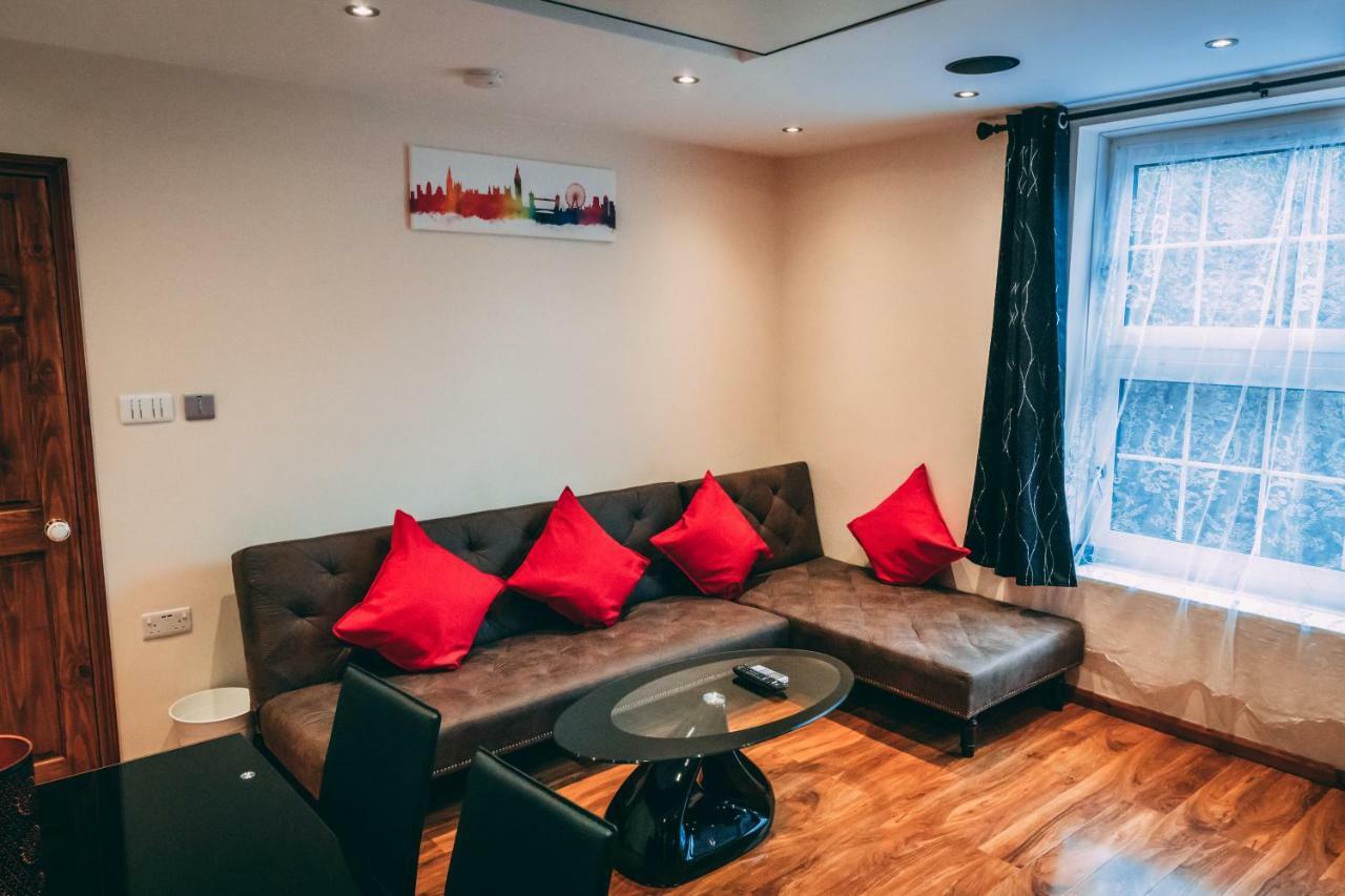 Apartamento Quality Stay,2 Bed Near The Centre, 2min Walk From Metro Station