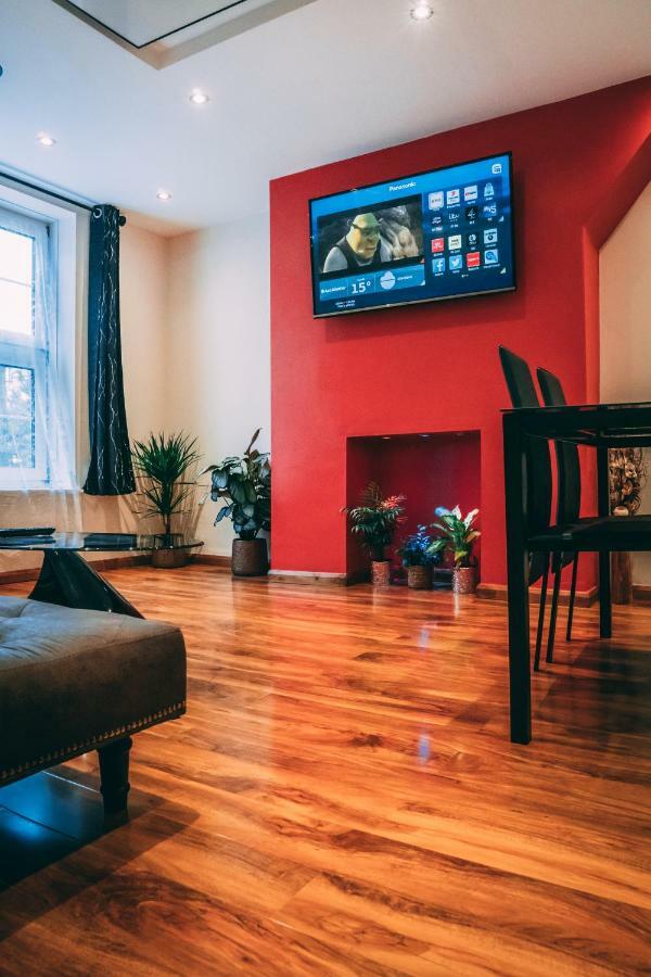 Apartamento Quality Stay,2 Bed Near The Centre, 2min Walk From Metro Station