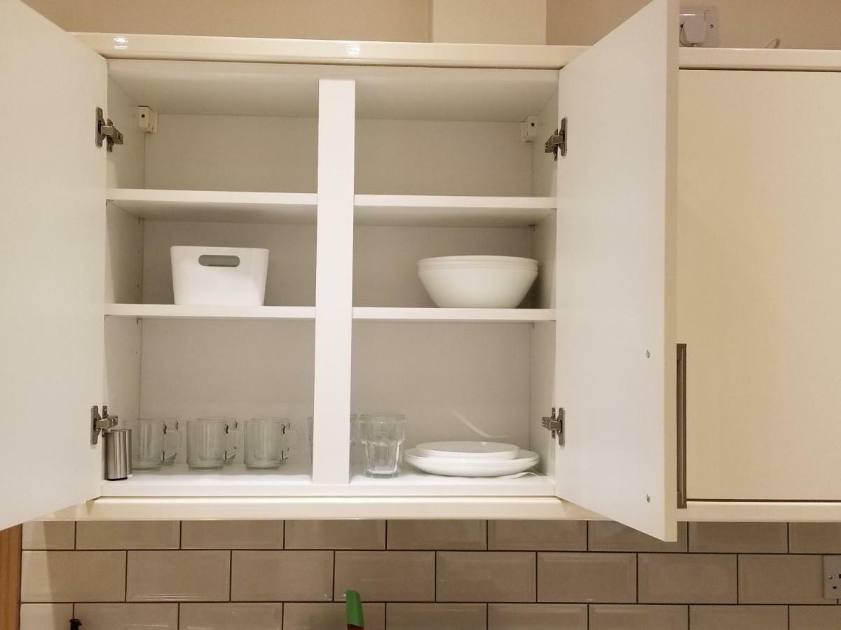 Luxury 1min Walk From Underground, With Free Parking Free Wifi Apartment London