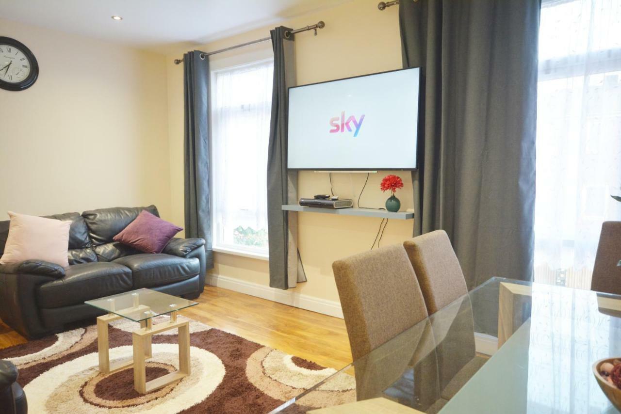 Modern 4 Bedroom Appartement *