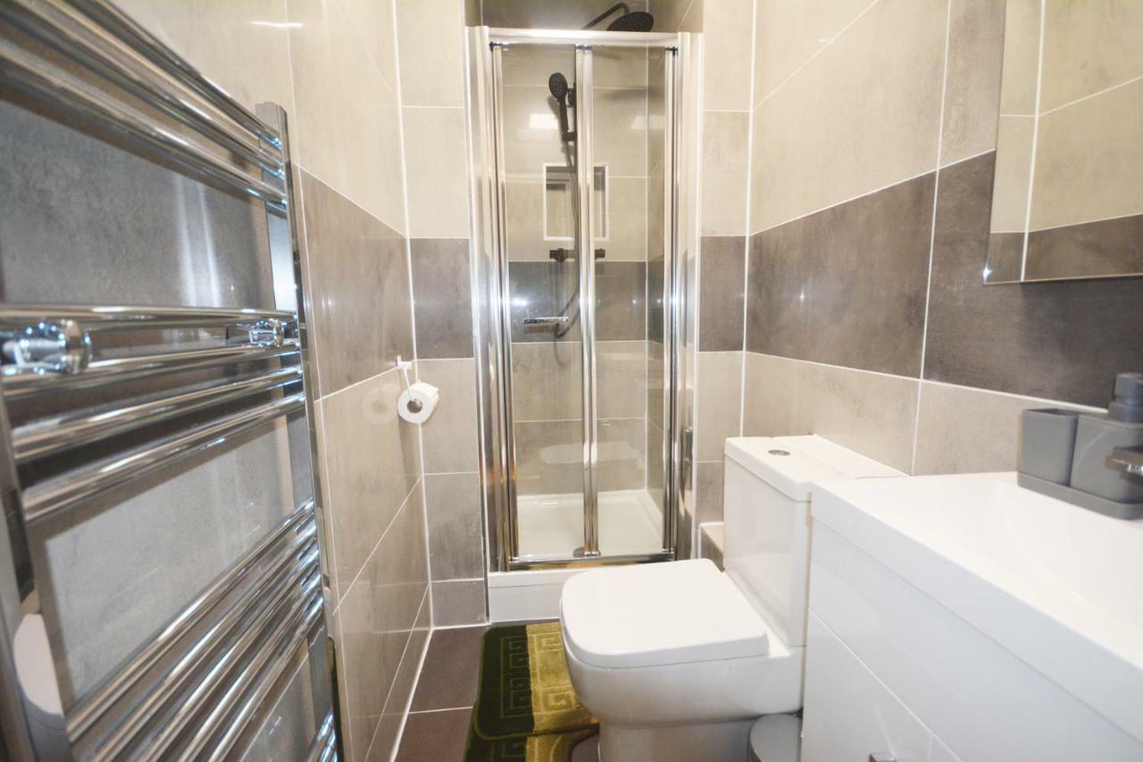 Modern 4 Bedroom Appartement