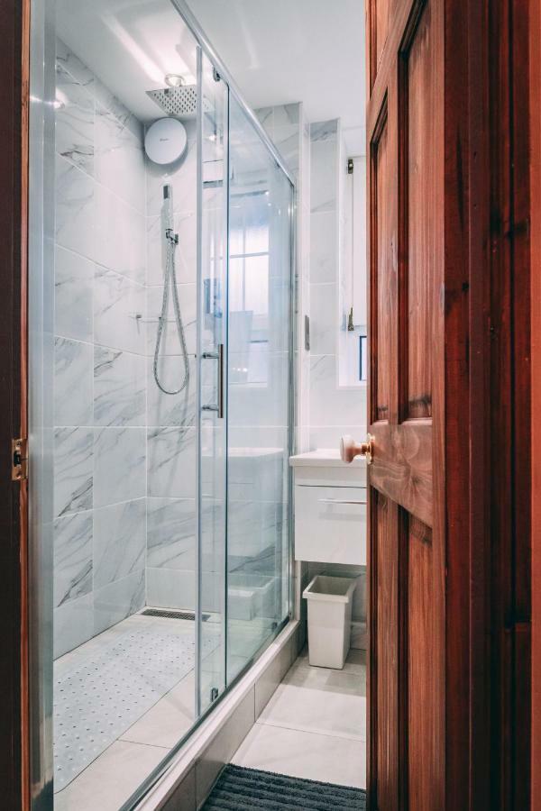 Apartamento Quality Stay,2 Bed Near The Centre, 2min Walk From Metro Station Londres