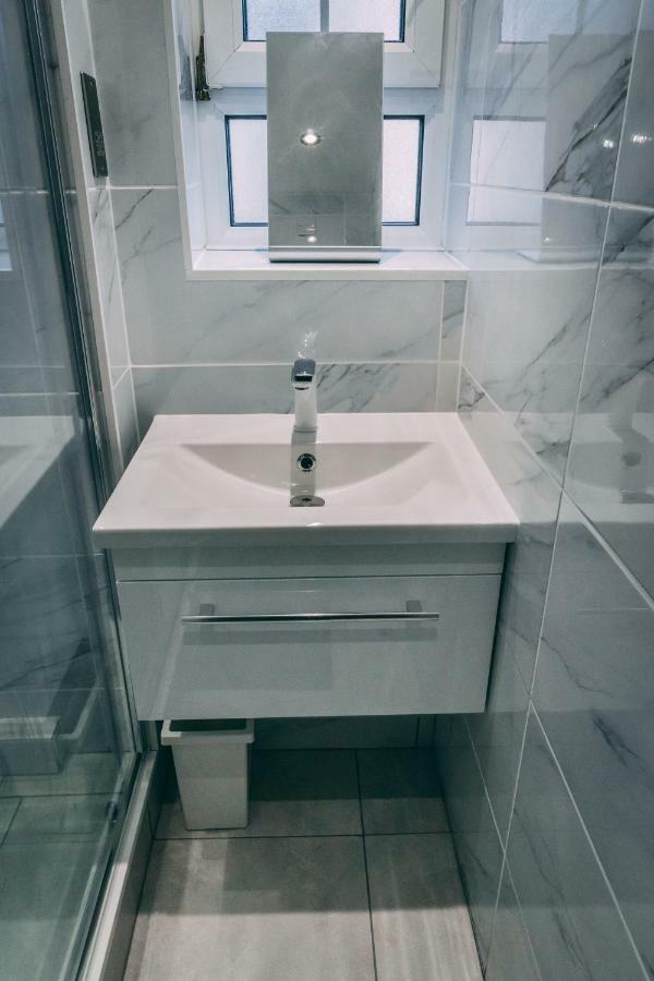 Apartamento Quality Stay,2 Bed Near The Centre, 2min Walk From Metro Station Londres
