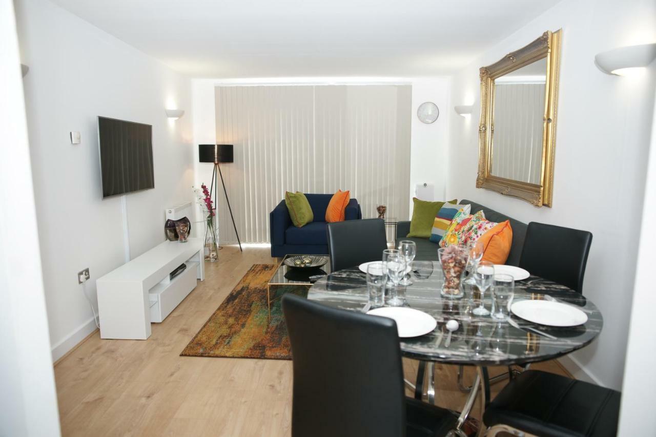 Riverside 2 Bed Apartamento *
