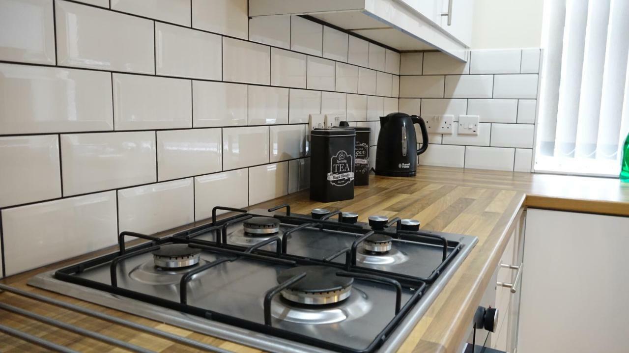Heathrow Ensuite Rooms- Auto Check In Habitación en casa particular