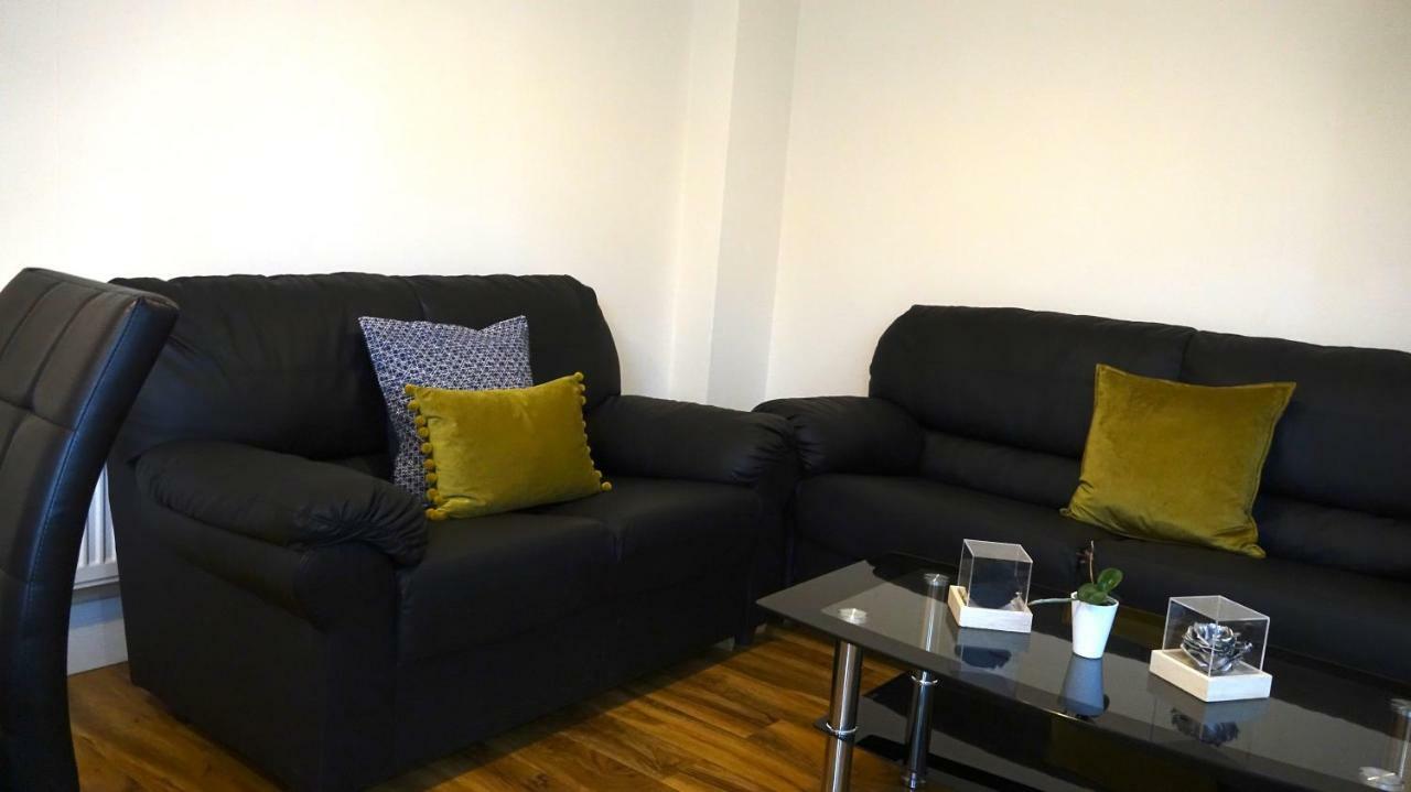Heathrow Ensuite Rooms- Auto Check In Habitación en casa particular *