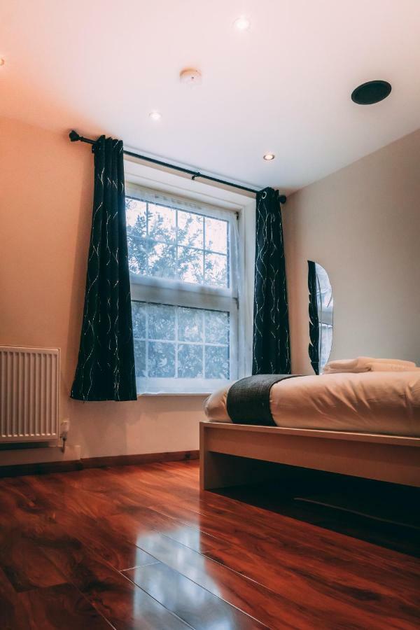 Quality Stay,2 Bed Near The Centre, 2min Walk From Metro Station Apartamento Londres