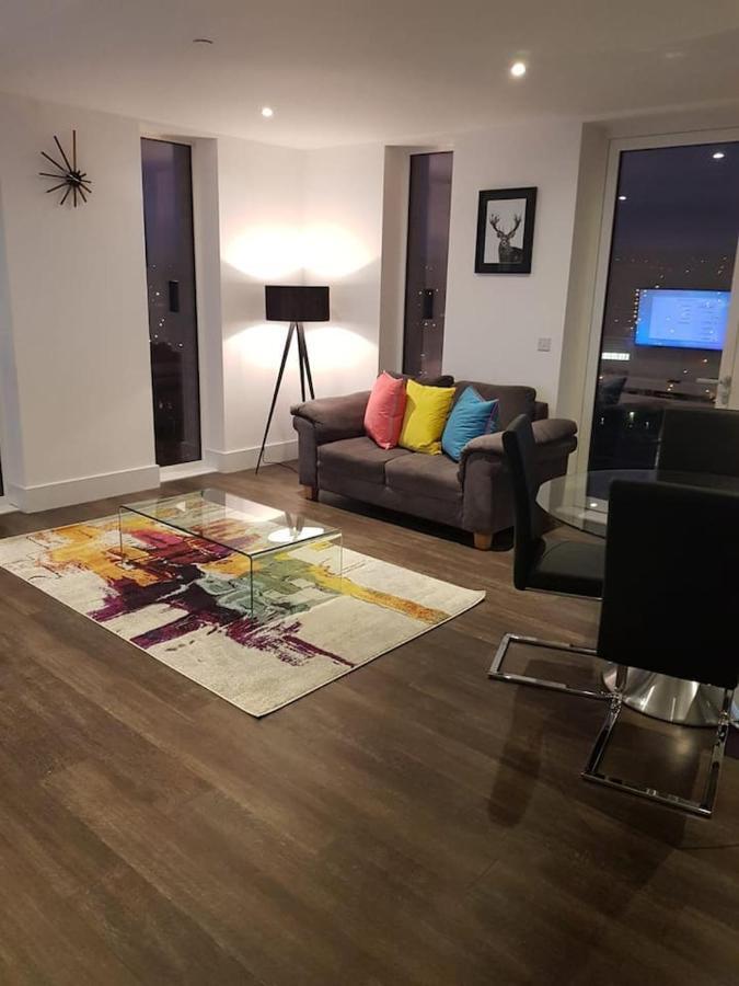 High View Two Bedroom In Woolwich Londen