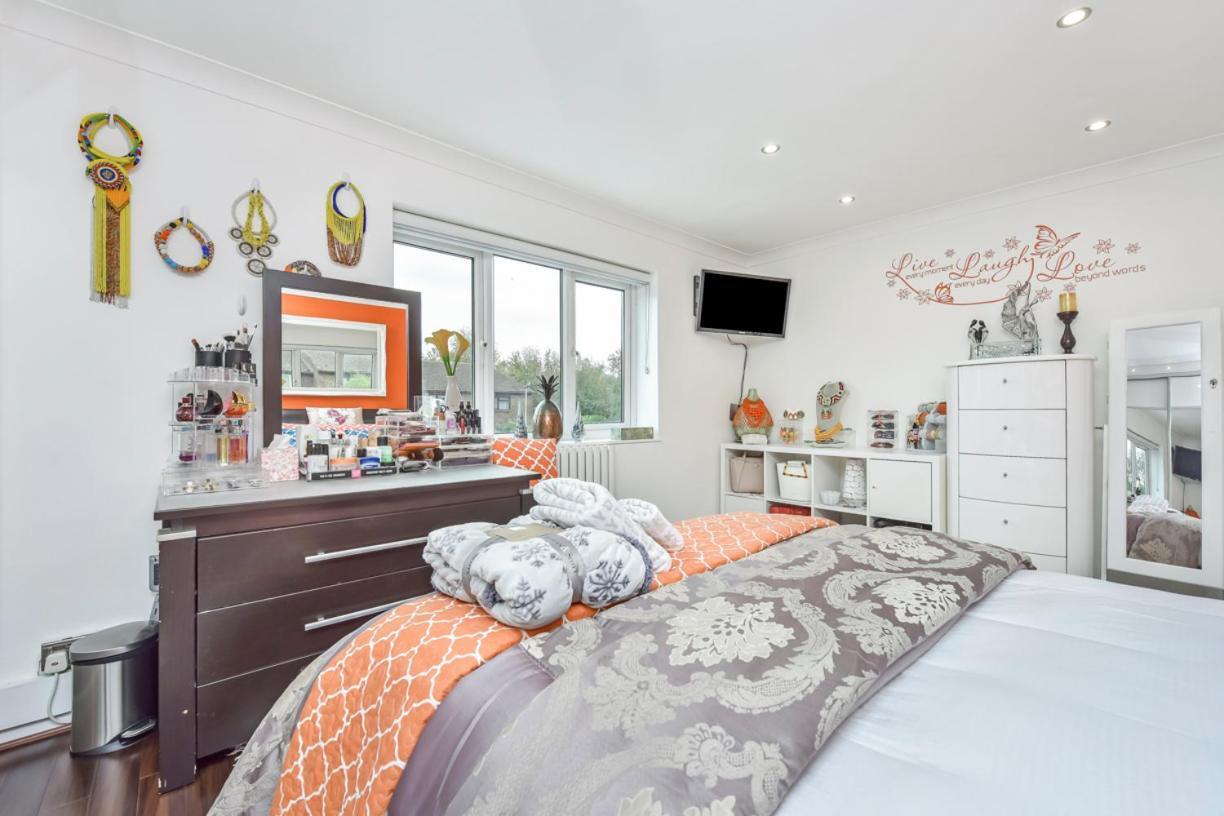Docklands Stay, In Modern Spacious House - Near Excel Centre, Airport, Uel,sleeps 2 Quarto em Acomodações Particulares *