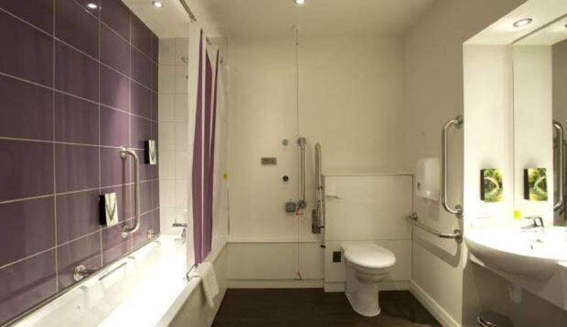 Premier Docklands 3*