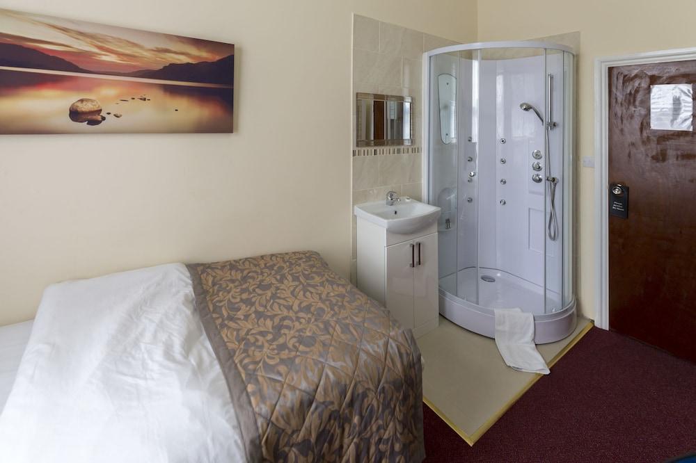 Global Hotel 3*