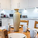 Majestic Modern Flat In The Heart Of London