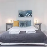 Delightful Short Let Apartment Close To Hampstead Heath