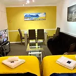 Spacious London Excel 2 Bedrooms, Separate Reception, Kitchen, Full Apartment